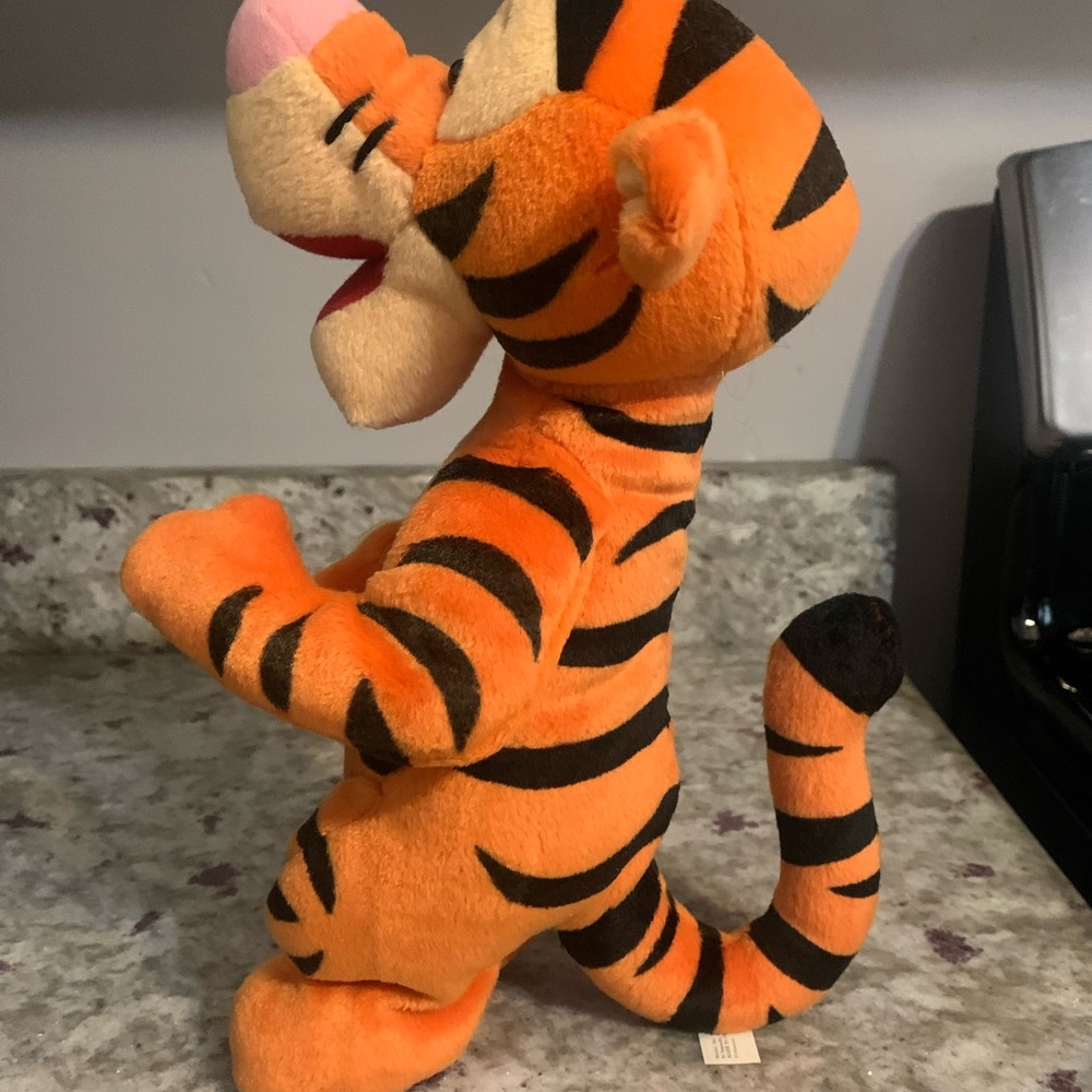 1997 Vintage Tigger Plush Toy GUC “As Is” - Picture 5 of 10